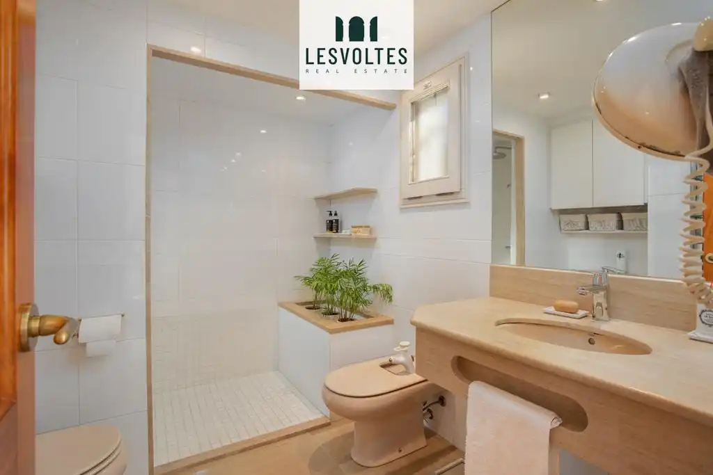 Baño de Casa o chalet en venta en La Bisbal d'Empordà con Aire acondicionado, Calefacción y Jardín privado