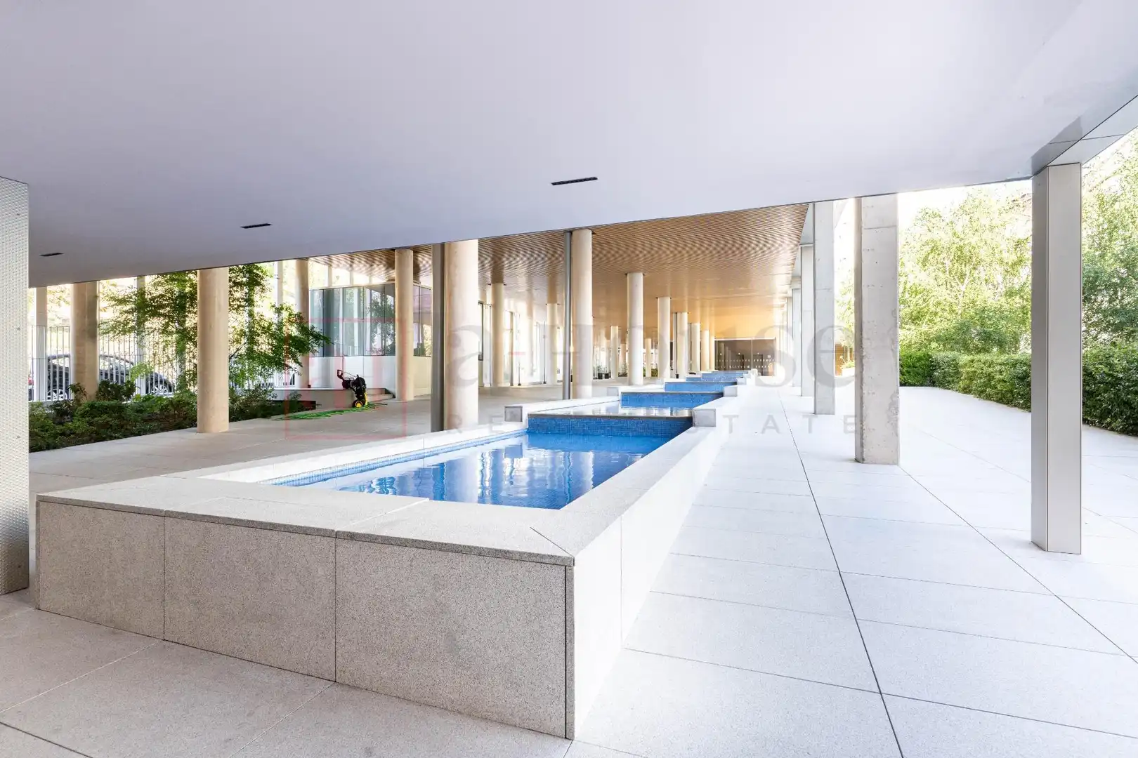 Piscina de Pis en venda en Madrid amb Aire condicionat, Calefacció i Terrassa