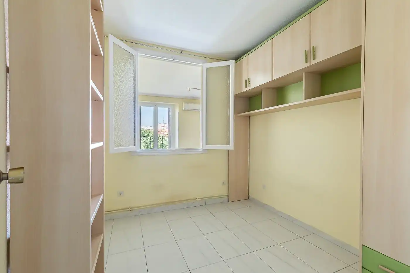 Bedroom of Flat for rent in Madrid  with Heating and Furnished
