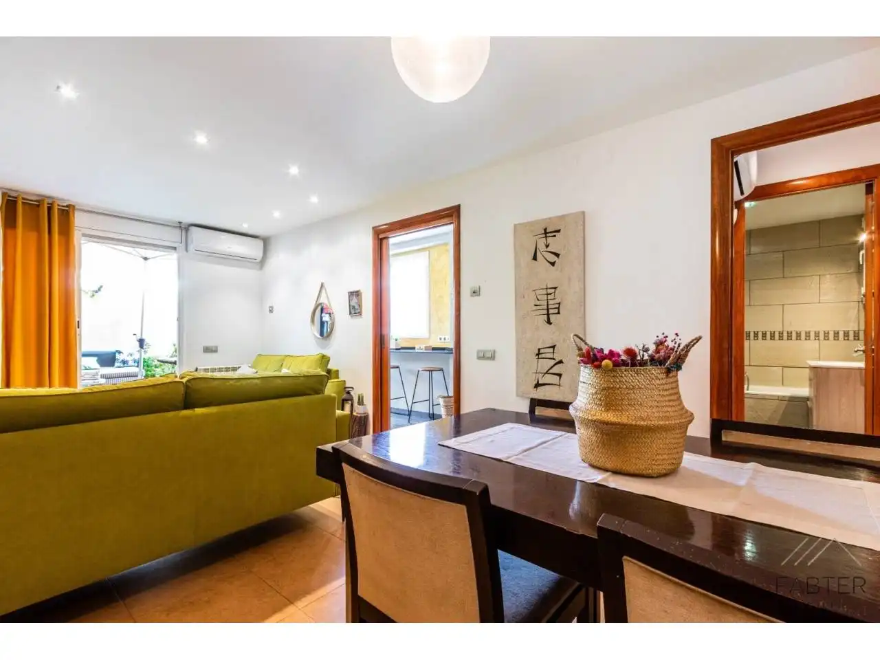 Wohnzimmer von Dachboden zum Verkauf in Terrassa mit Klimaanlage, Heizung und Terrasse