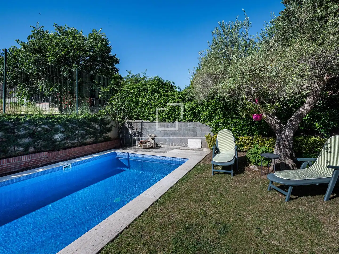 Piscina de Casa o xalet en venda en Sant Cugat del Vallès amb Aire condicionat, Calefacció i Traster