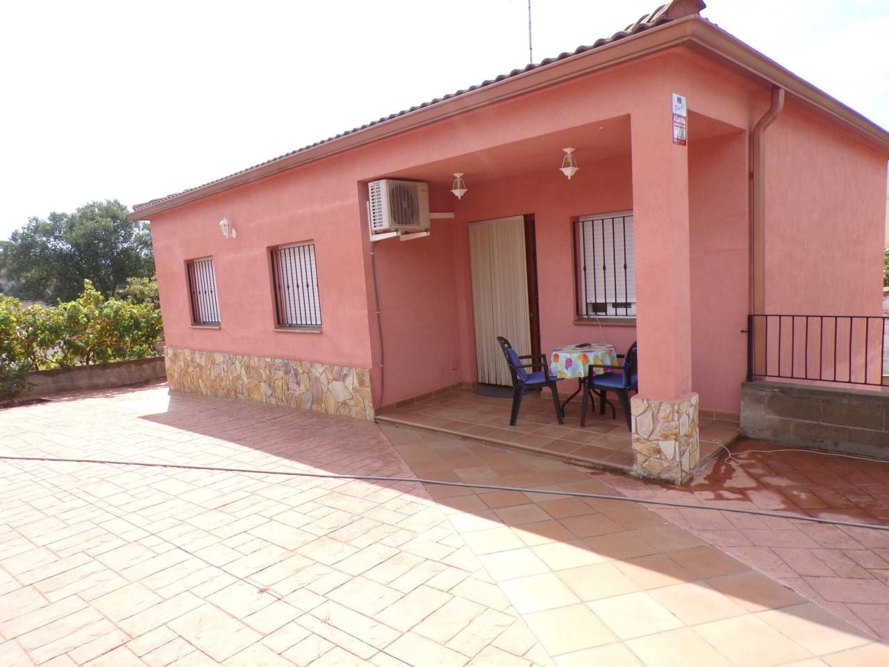 Vista exterior de Casa o xalet en venda en Maçanet de la Selva amb Calefacció i Jardí privat