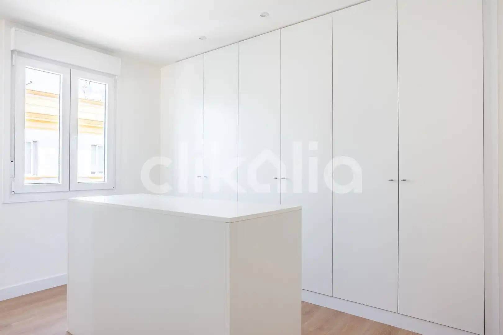 Habitación de Piso en venta en Sevilla con Aire acondicionado y Jardín privado