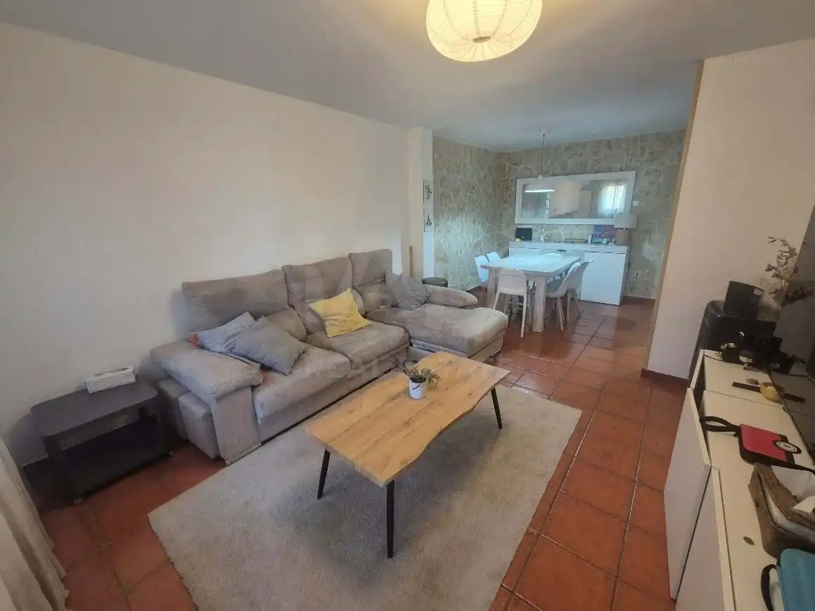 Sala d'estar de Casa adosada en venda en Monterrubio de Armuña amb Calefacció i Terrassa