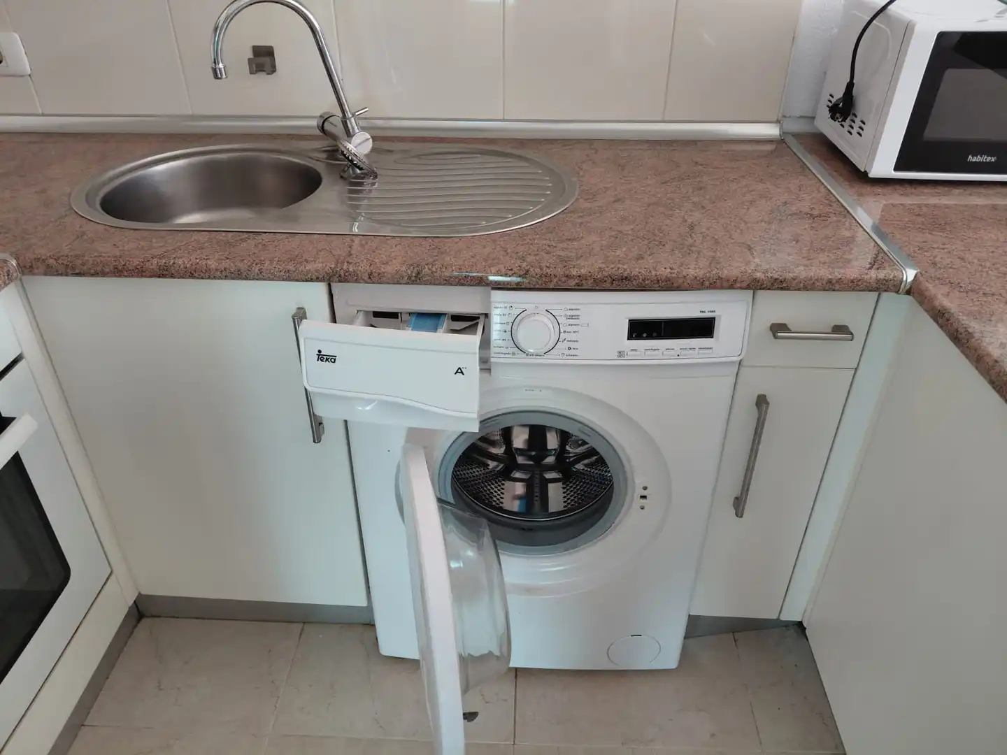 Cocina de Apartamento de alquiler en Candelaria con Amueblado, Horno y Lavadora