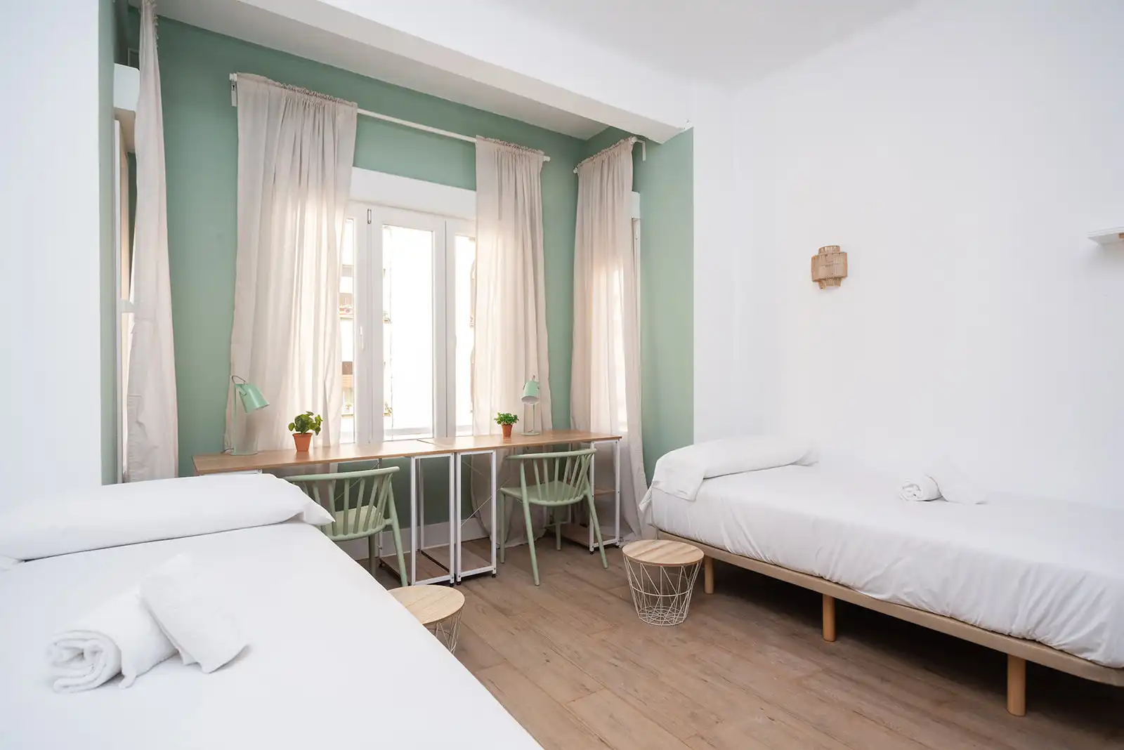 Bedroom of Flat for rent in Zaragoza  with Air Conditioner, Terrace and Furnished