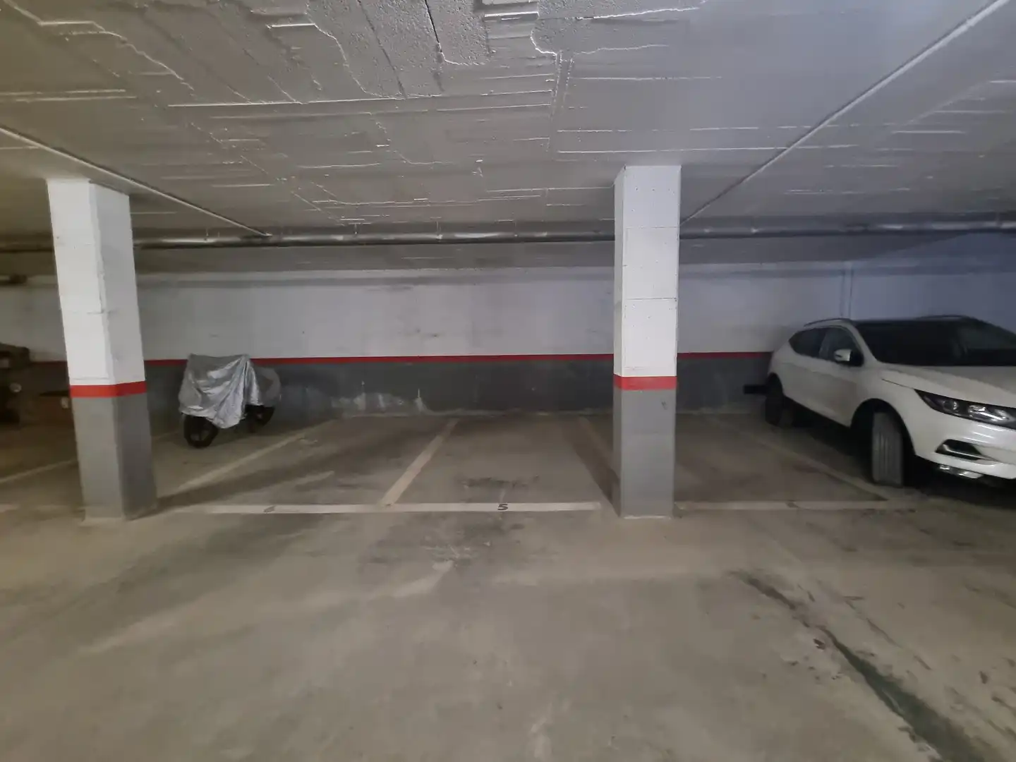 Parkplatz von Garage zum Verkauf in Figueres