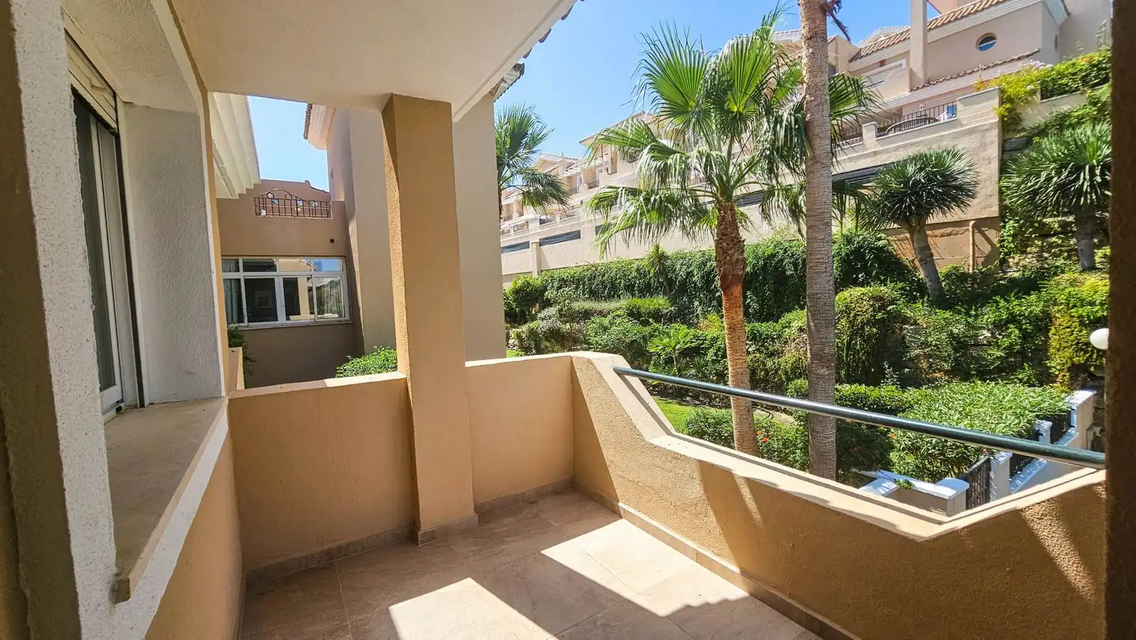 Terraza de Casa adosada en venta en Manilva con Aire acondicionado, Piscina y Amueblado