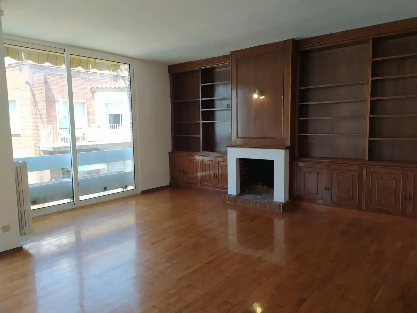 Sala de estar de Piso de alquiler en Barcelona con Calefacción, Parquet y Terraza