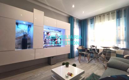 Living room of Flat for sale in Linares  with Air Conditioner, Heating and Furnished