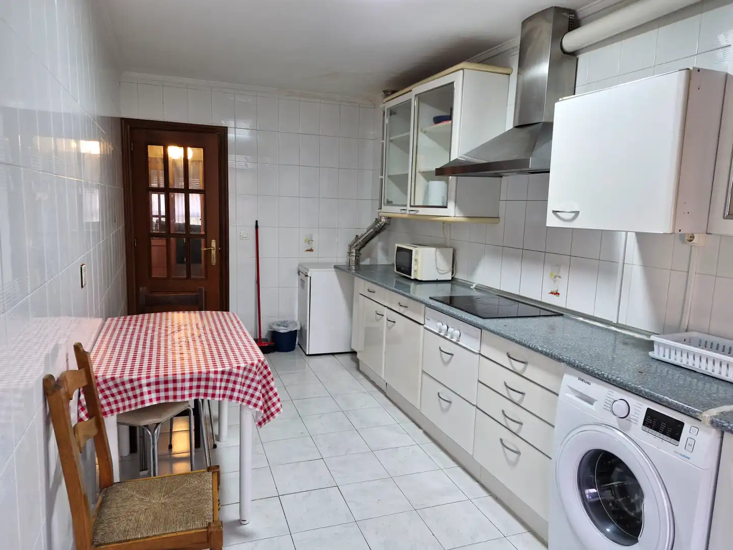 Cocina de Piso de alquiler en Valle de Mena con Calefacción, Parquet y Amueblado