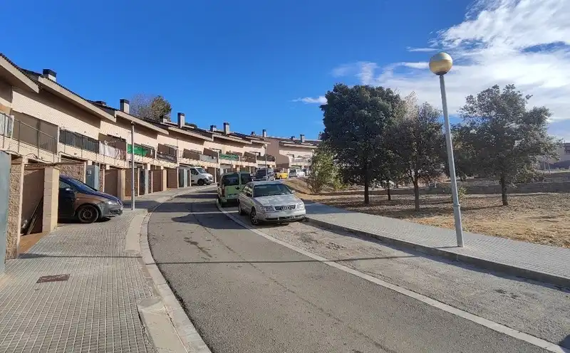 Casa adosada en venda a ESTATUT , Piera