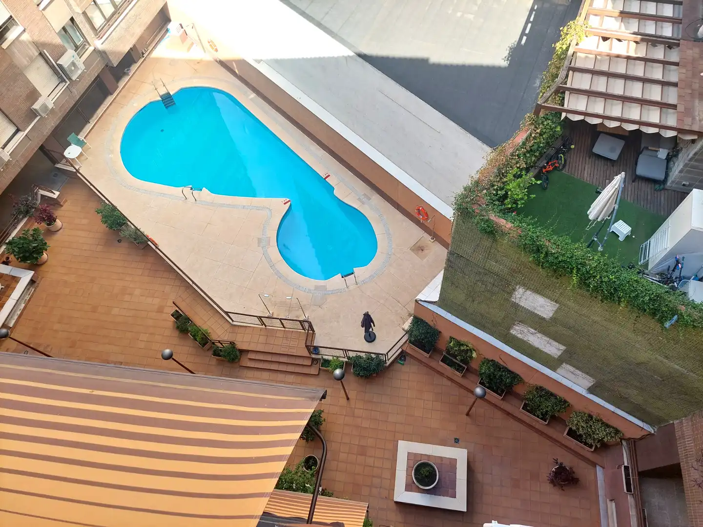 Swimming pool of Attic for rent in Madrid  with Air Conditioner, Heating and Terrace