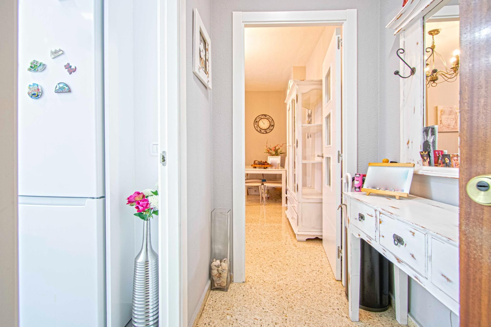 Flat for sale in  Sevilla Capital  with Air Conditioner and Private garden