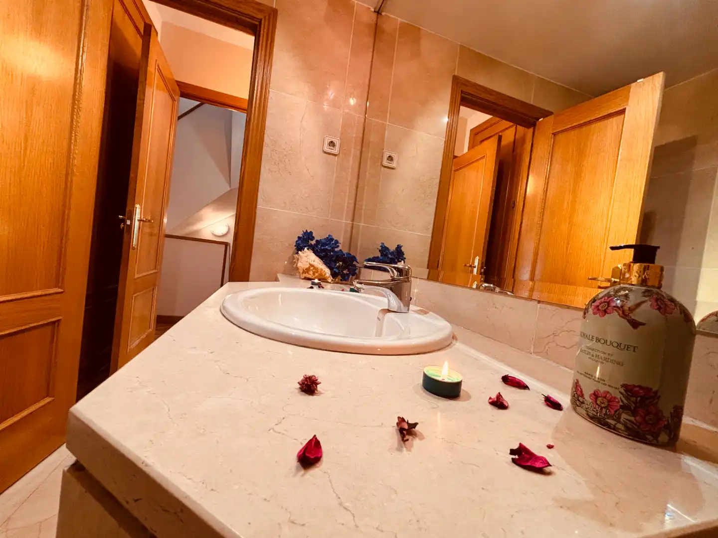 Baño de Casa adosada en venta en Getafe con Aire acondicionado, Calefacción y Jardín privado