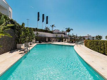 Baixos amb piscina en venda a Río Real - Los Monteros