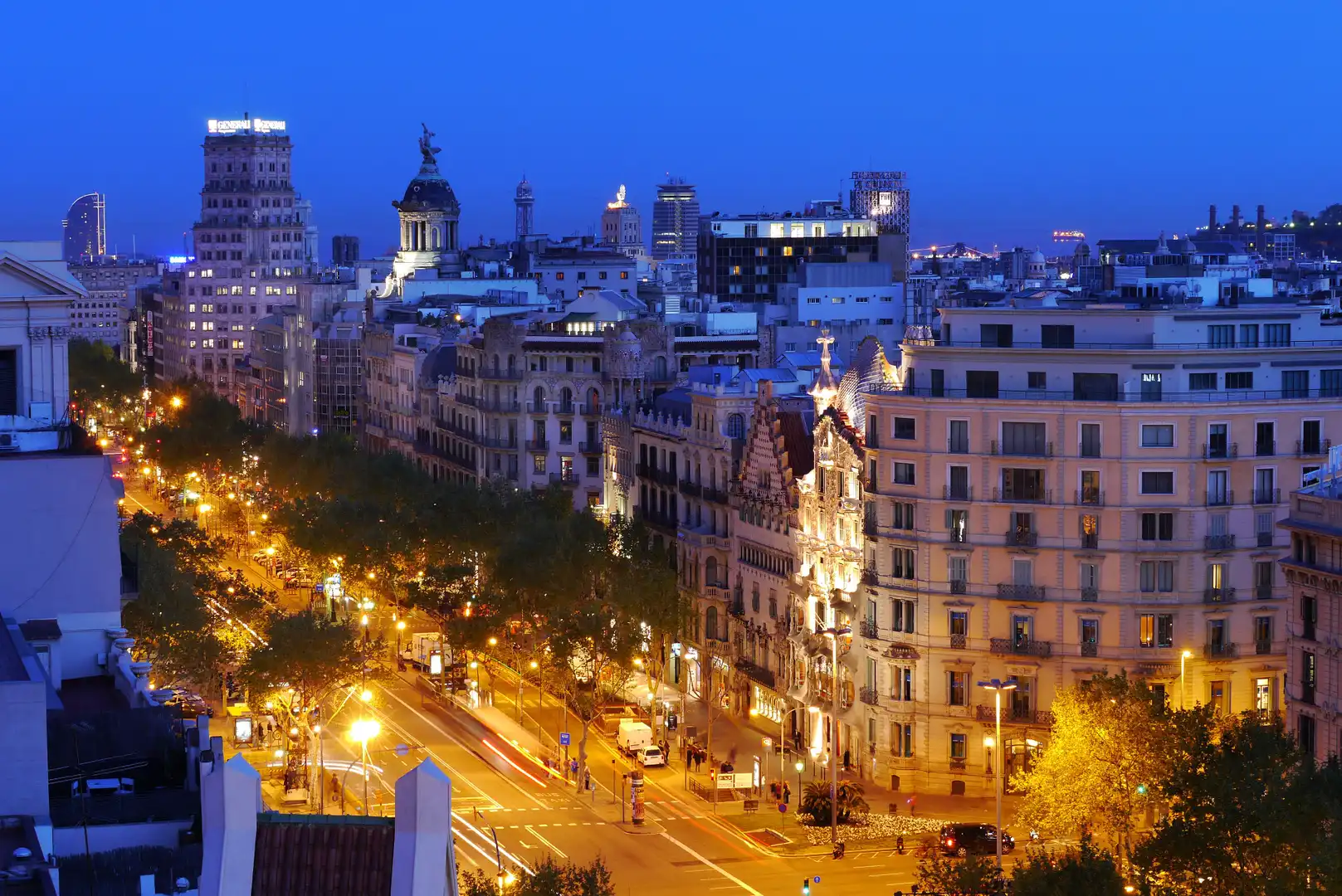 Exterior view of Flat for sale in Barcelona  with Air Conditioner, Heating and Oven