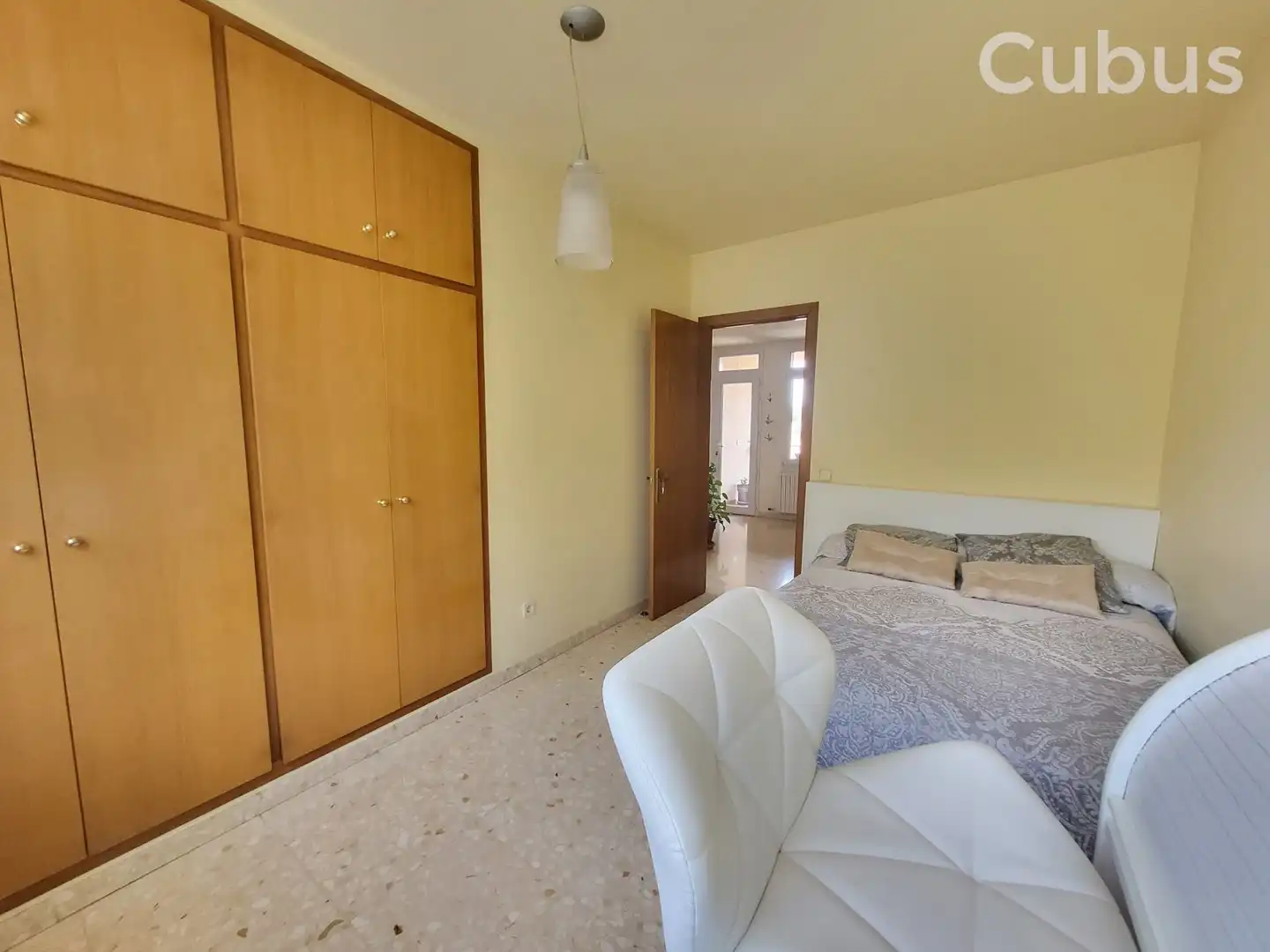 Dormitori de Casa o xalet en venda en Olot amb Calefacció, Terrassa i Balcó