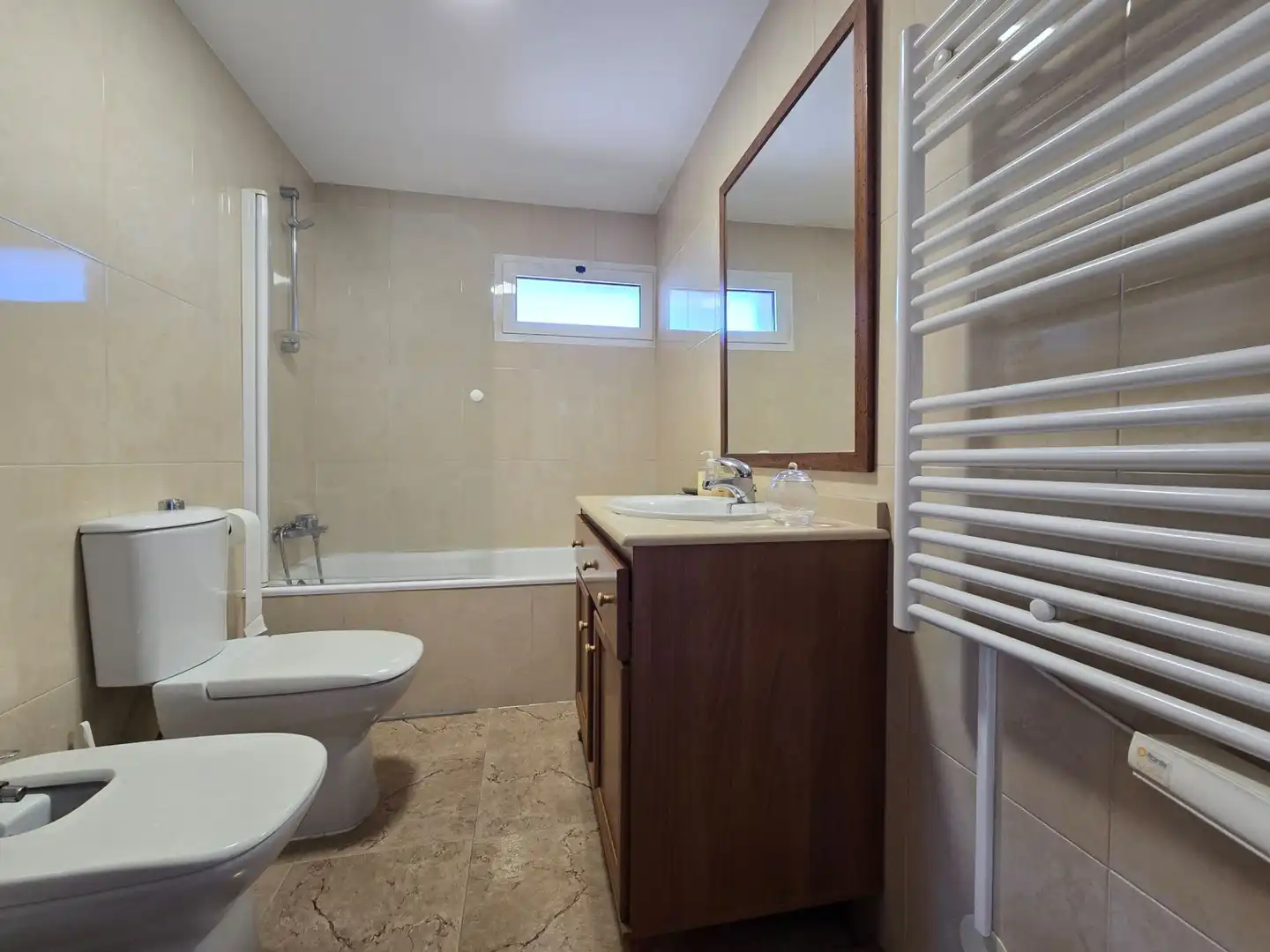 Baño de Piso en venta en Llanes con Calefacción