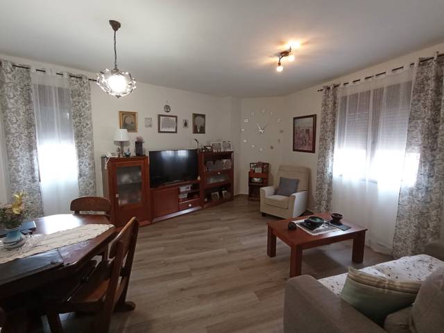 Casa adosada en Venta en Urbanización Oriente Calle Oásis en Tomelloso