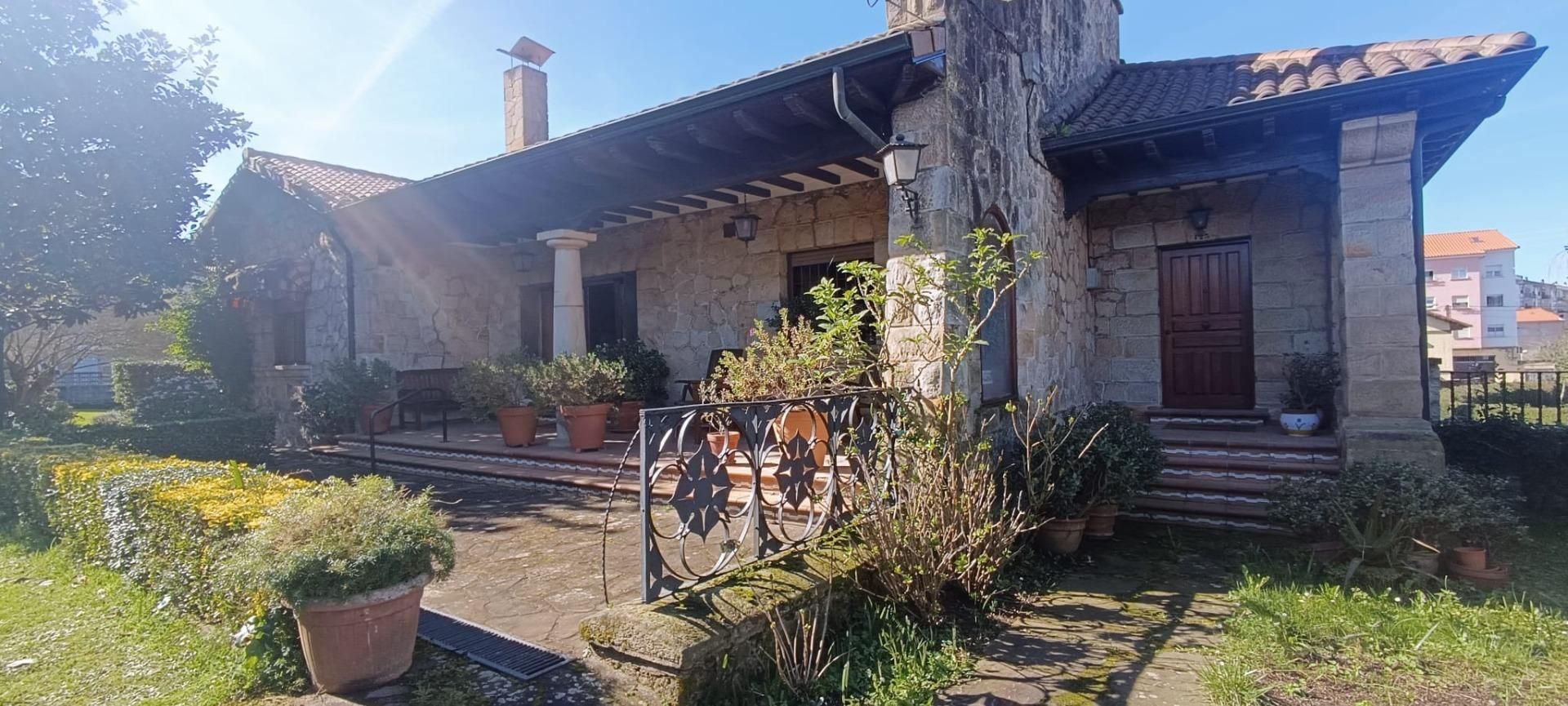 Jardín de Casa o chalet en venta en Torrelavega  con Calefacción, Jardín privado y Terraza