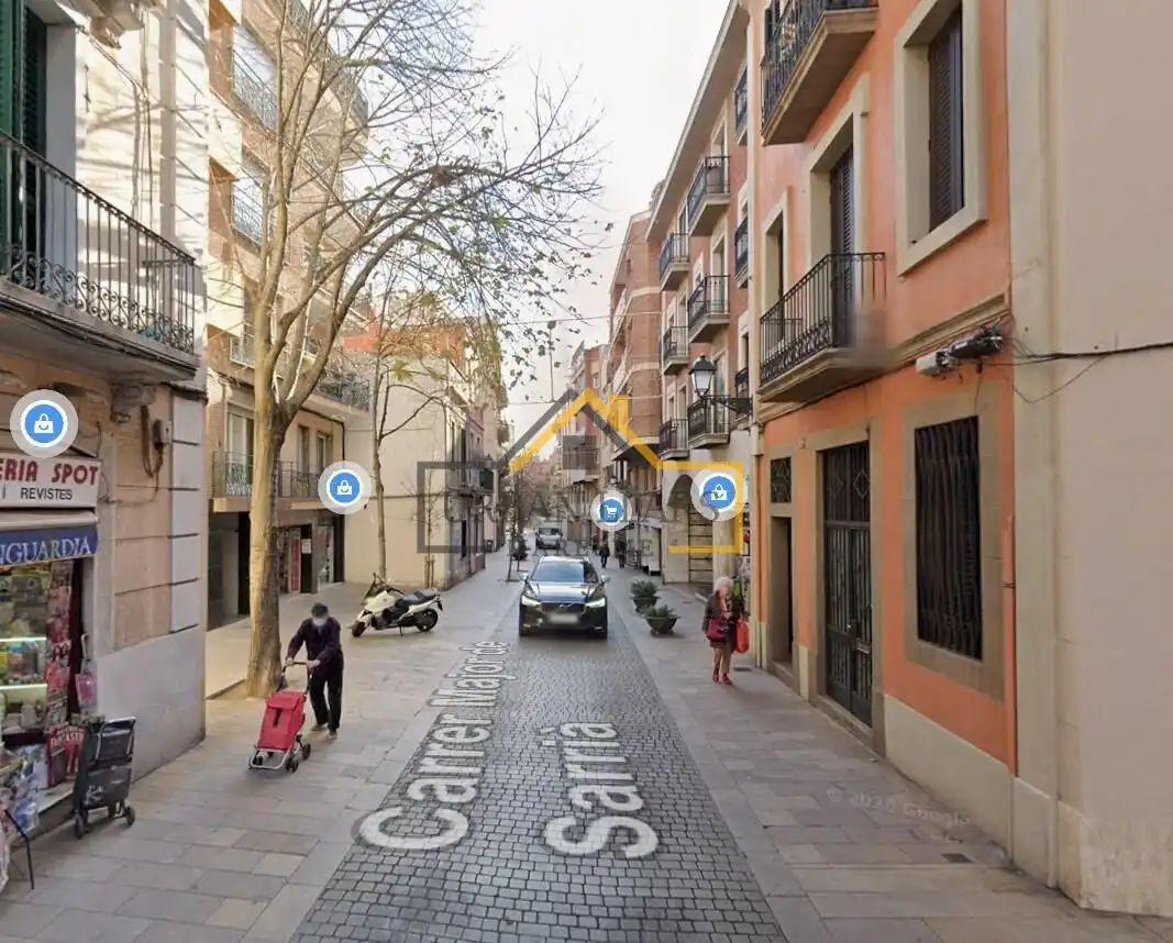 Außenansicht von Garage zum Verkauf in Barcelona