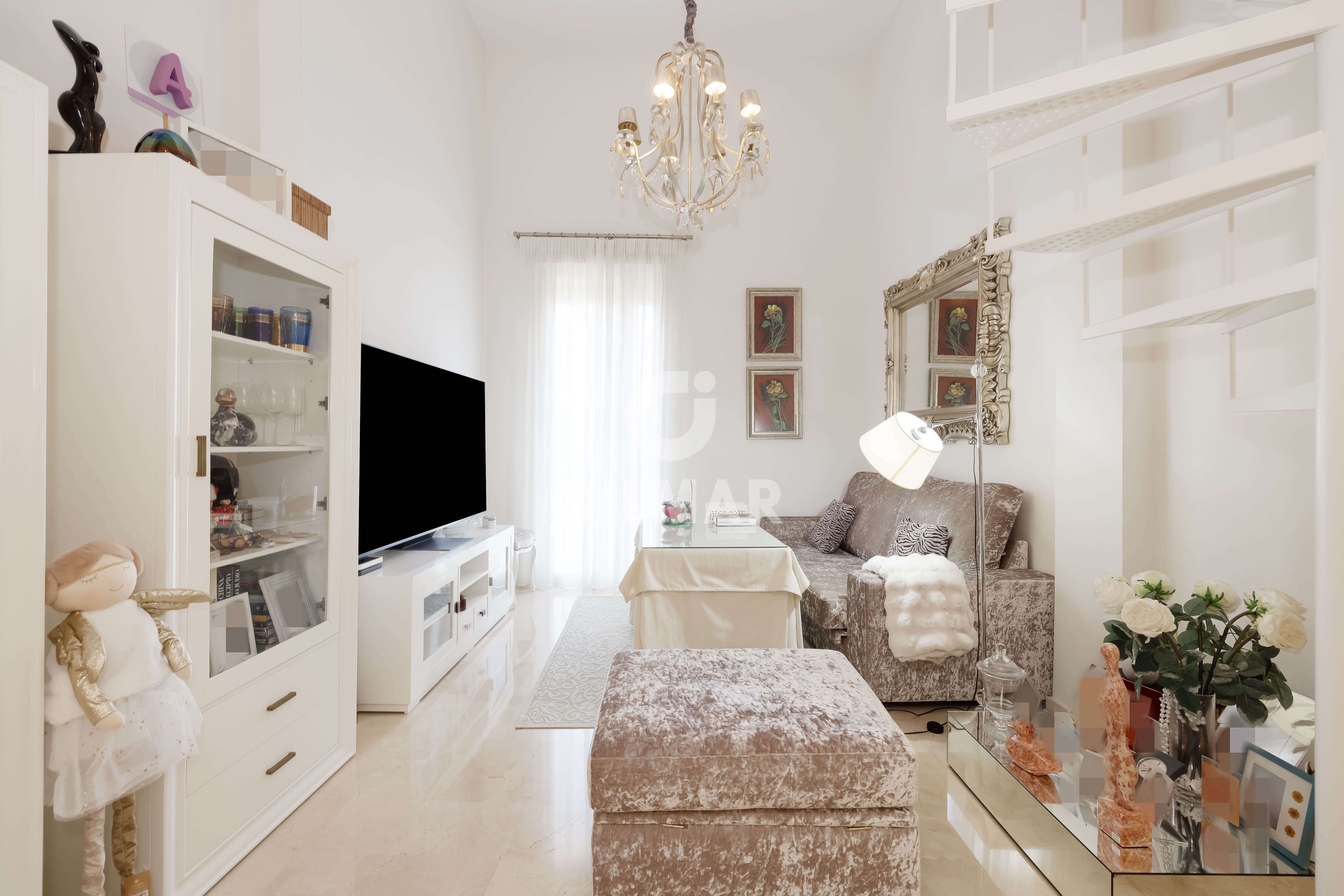 Living room of Flat for sale in  Sevilla Capital  with Storage room
