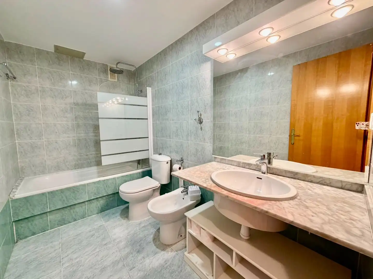 Badezimmer von Maisonette zum Verkauf in Torredembarra mit Heizung, Privatgarten und Terrasse
