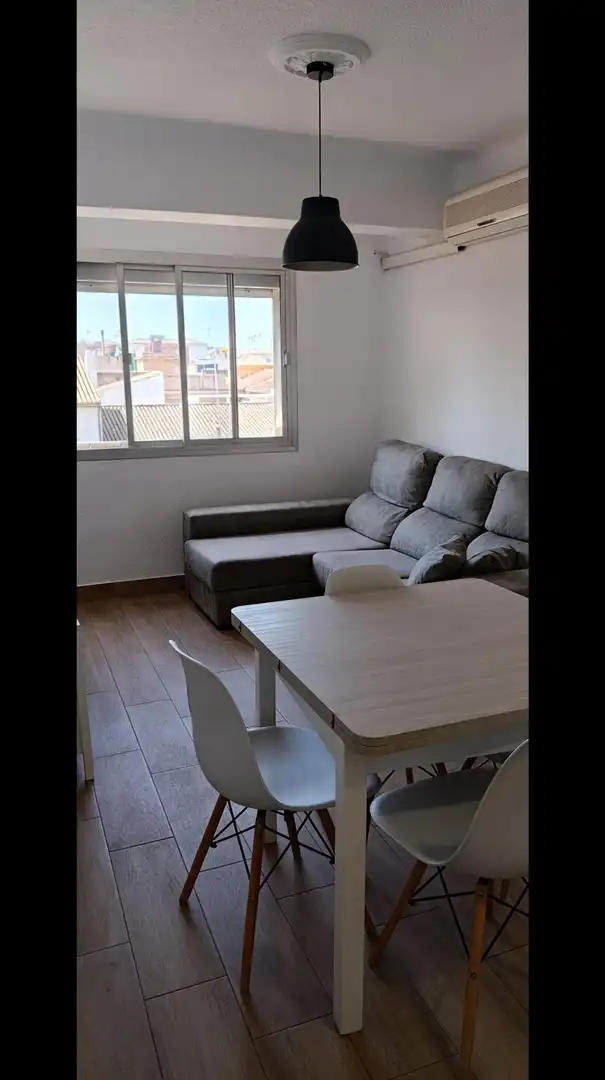 Wohnzimmer von Wohnung zur Miete in Granada mit Möbliert