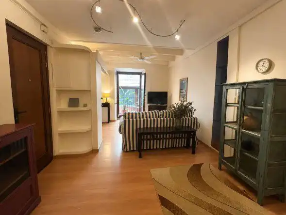 Appartement compact avec terrasse à vendre à Centre