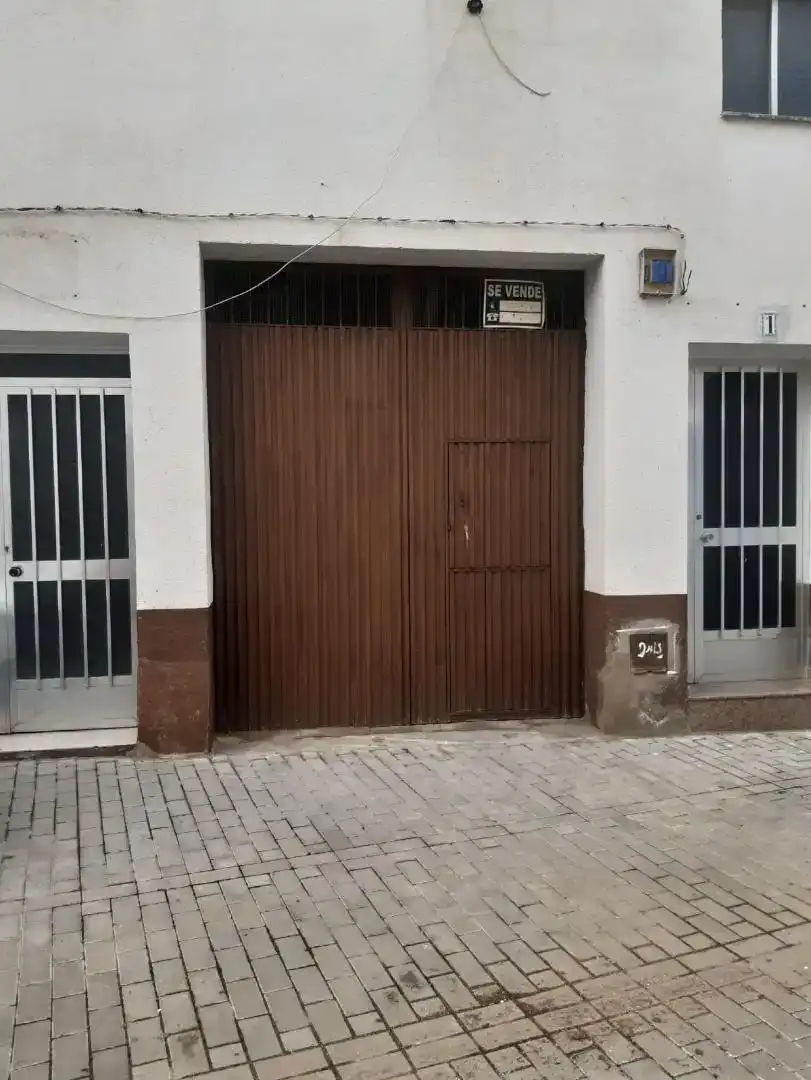 Vista exterior de Pis en venda en Fuenlabrada de los Montes amb Aire condicionat
