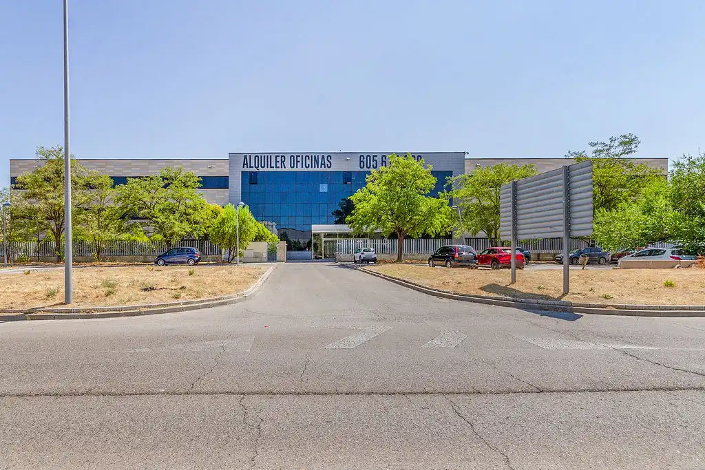 Business premises for sale in Av Vía Láctea, imagen 47