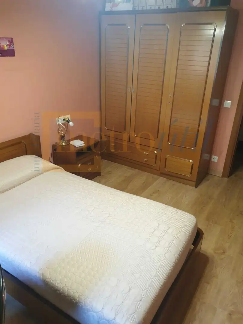 Bedroom of Flat for rent in Salamanca  with Heating, Parquet flooring and Furnished