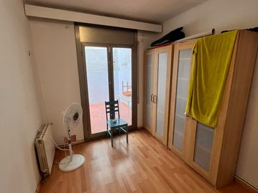 Erdgeschosswohnung mit Aufzug zum Verkauf in Carrer Cadí