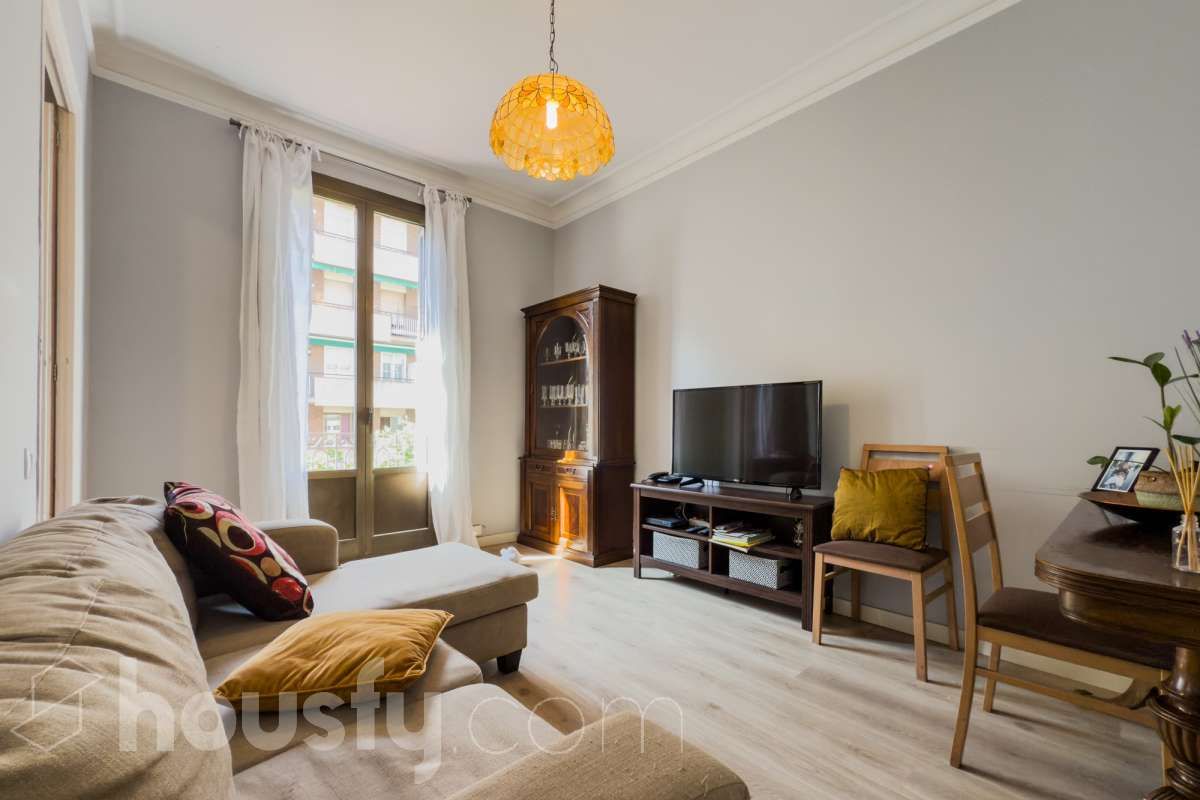 Living room of Flat for sale in  Barcelona Capital  with Balcony