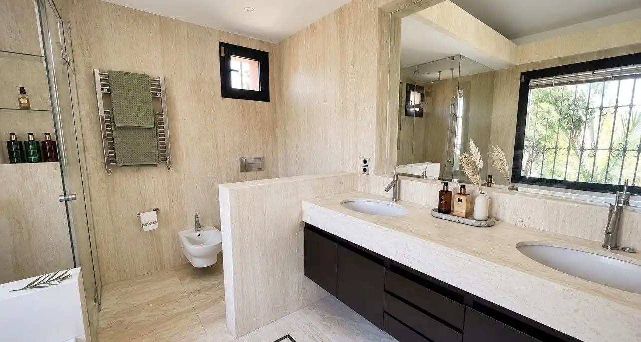 Bathroom of Houses for rent in Estepona  with Air Conditioner, Heating and Private garden