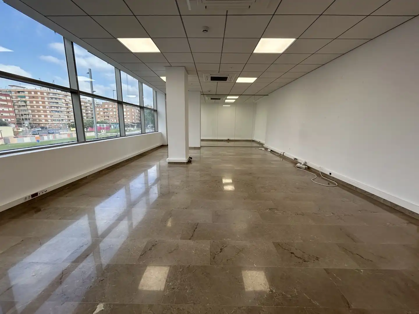 Oficina de lloguer a Parc Central