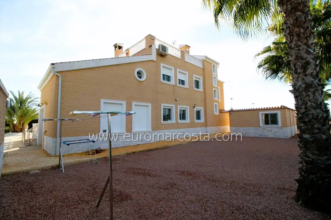 Exterior view of Houses for sale in Elche / Elx  with Air Conditioner, Heating and Private garden