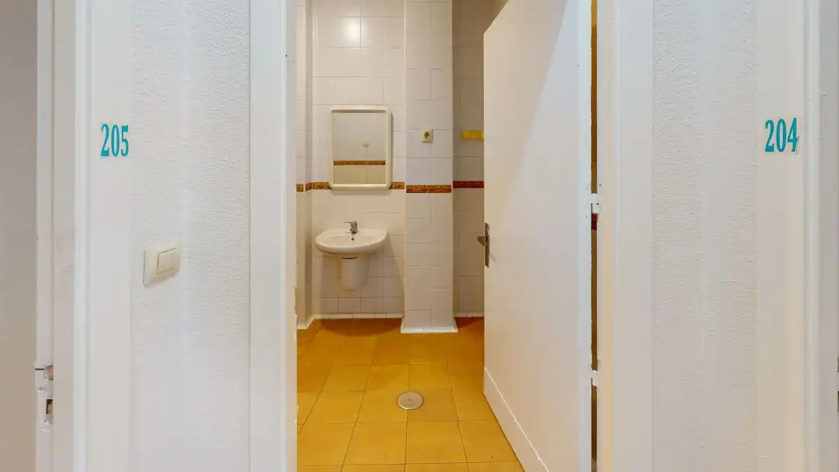 Bathroom of Houses for sale in Sevilla  with Air Conditioner, Terrace and Balcony