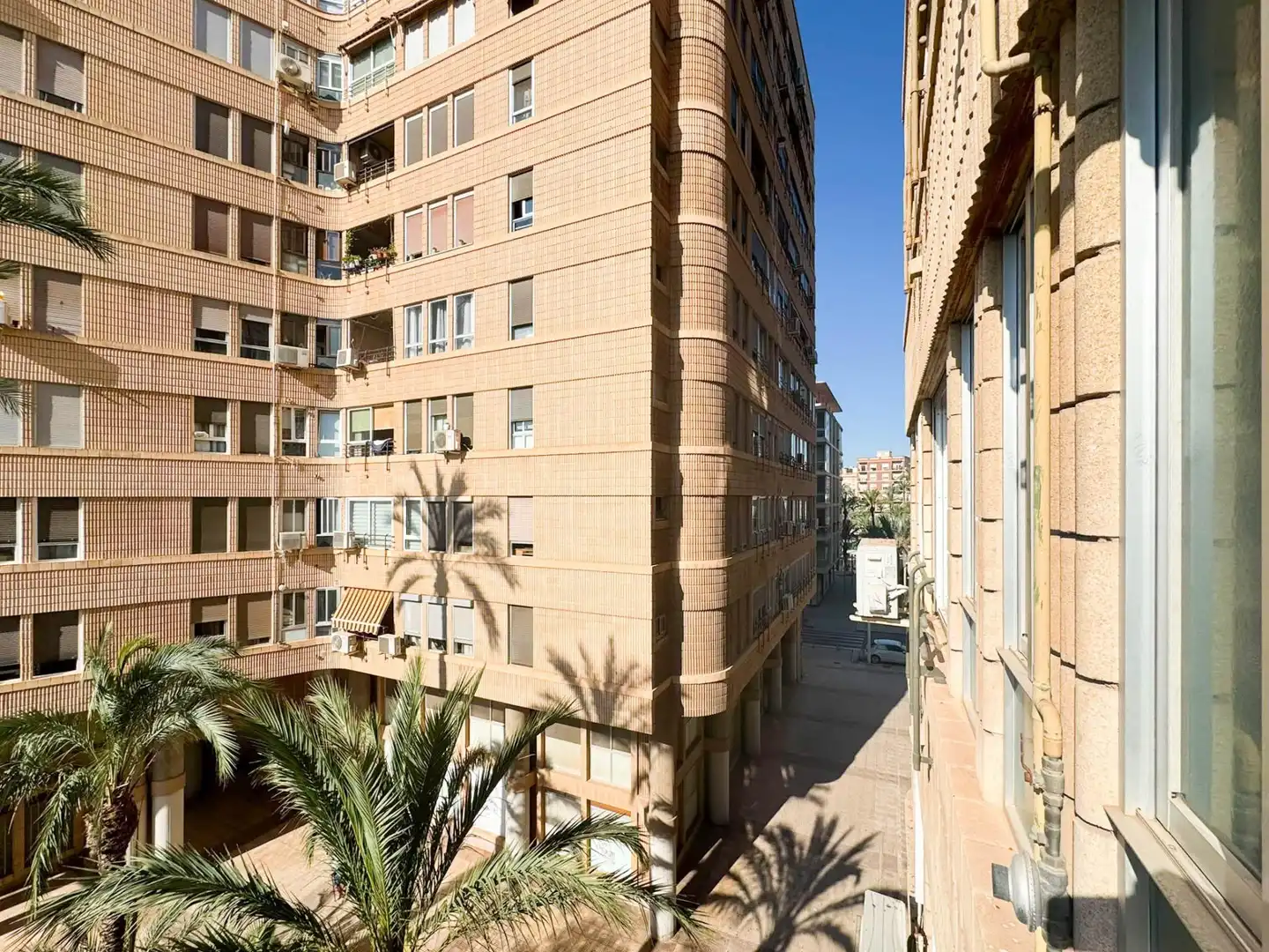 Außenansicht von Wohnung zur Miete in Elche / Elx mit Klimaanlage, Heizung und Parkett