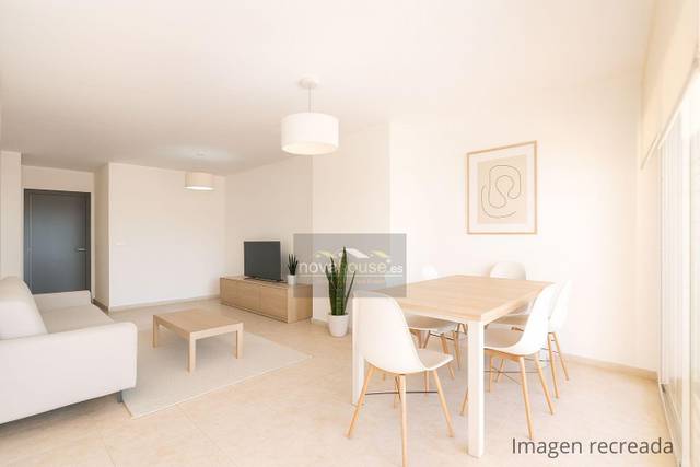 Casa adosada en Venta en Cerrado de Calderón - Hacienda Paredes