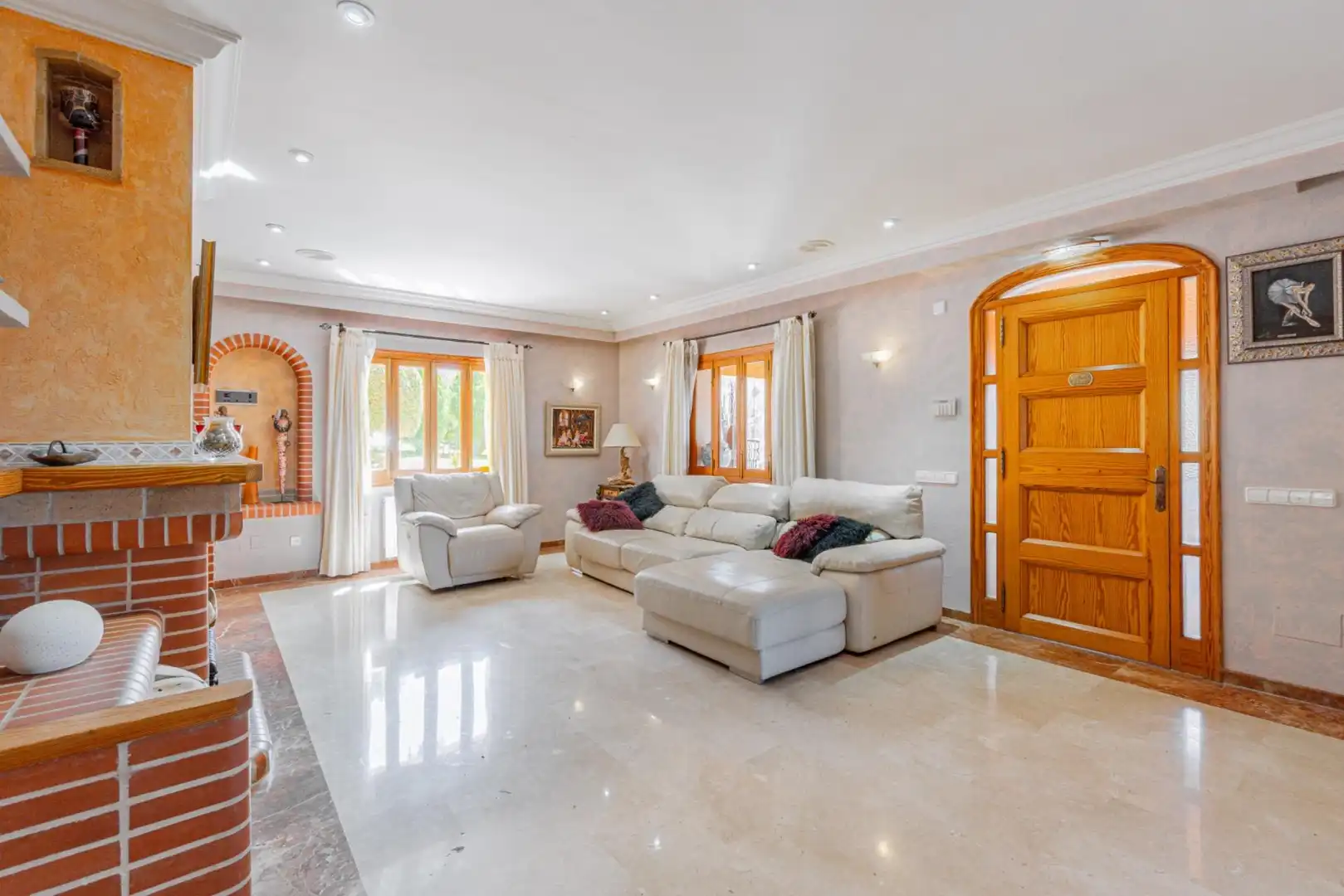 Wohnzimmer von Country house zum Verkauf in  Palma de Mallorca mit Klimaanlage, Privatgarten und Terrasse
