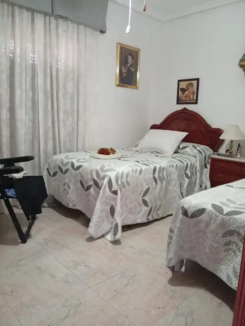 Dormitori de Casa adosada en venda en  Jaén Capital amb Balcó