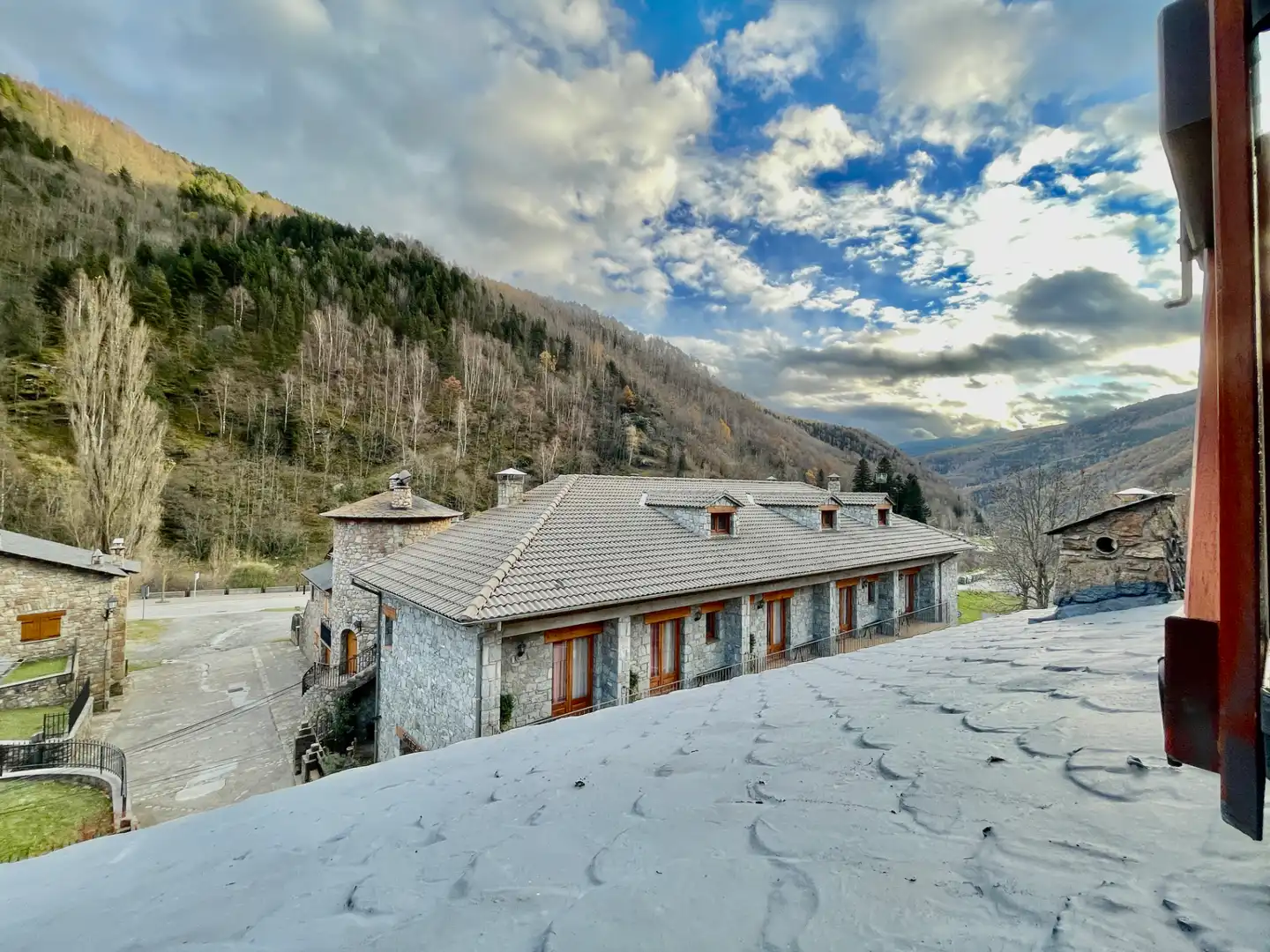 Vista exterior de Ático en venta en Setcases con Calefacción, Terraza y Amueblado