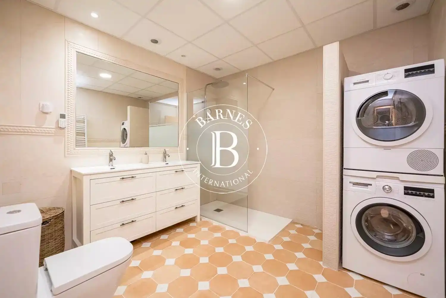 Bathroom of Apartments for sale in Madrid  with Air Conditioner, Heating and Terrace