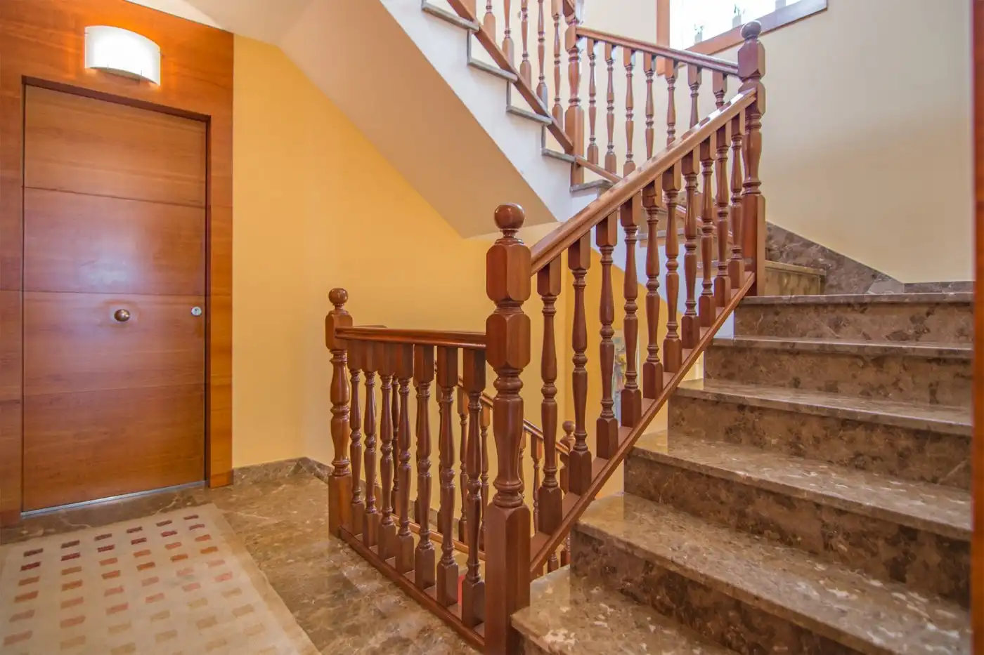 Houses for sale in Calle COMPOSITOR JOAQUIM SERRA, 3, Eixample - Horta Capallera
