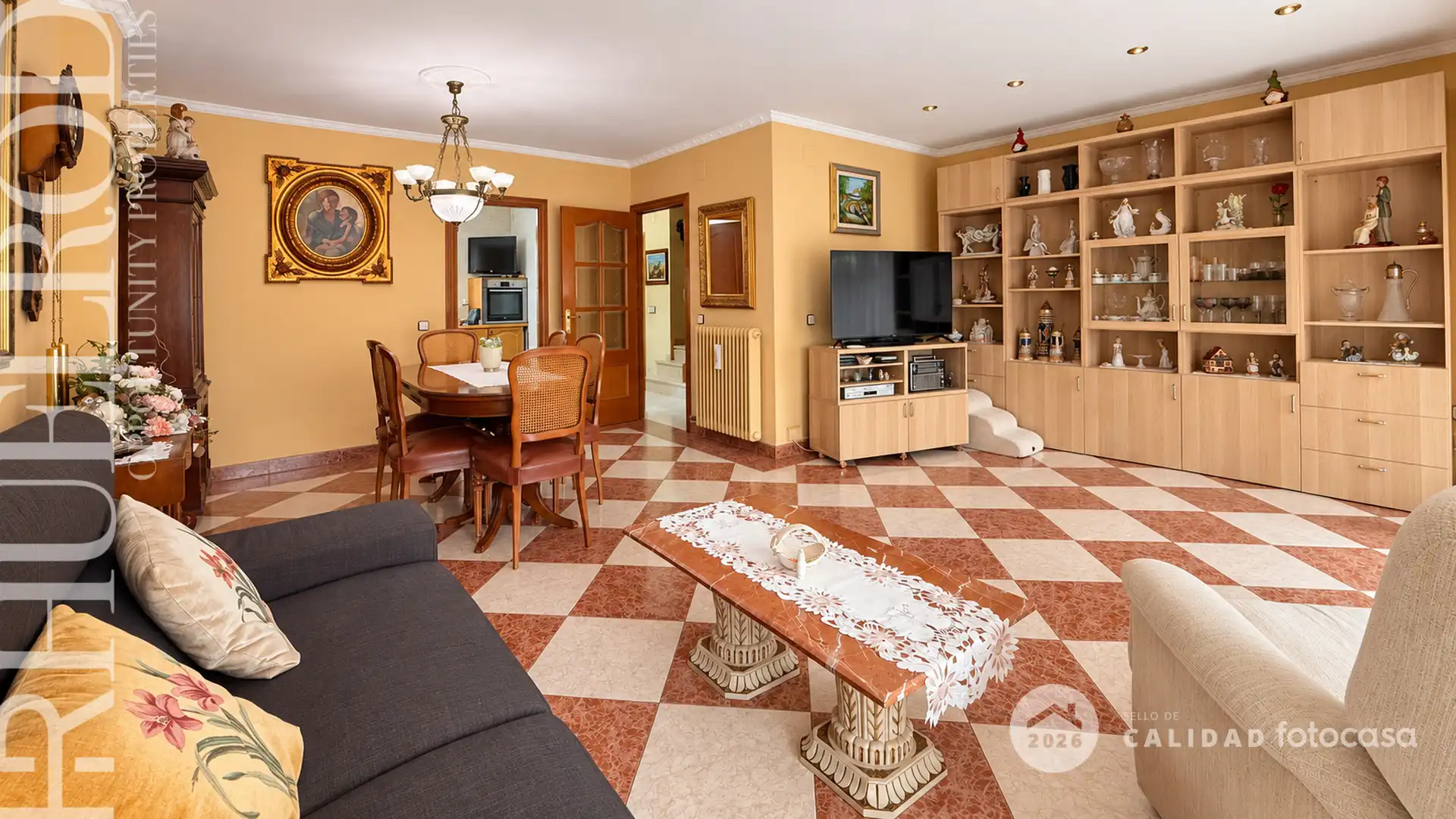 Sala de estar de Casa adosada en venta en Cerdanyola del Vallès con Aire acondicionado, Calefacción y Jardín privado