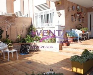 Jardí de Casa o xalet en venda en Valdemoro amb Aire condicionat, Terrassa i Piscina