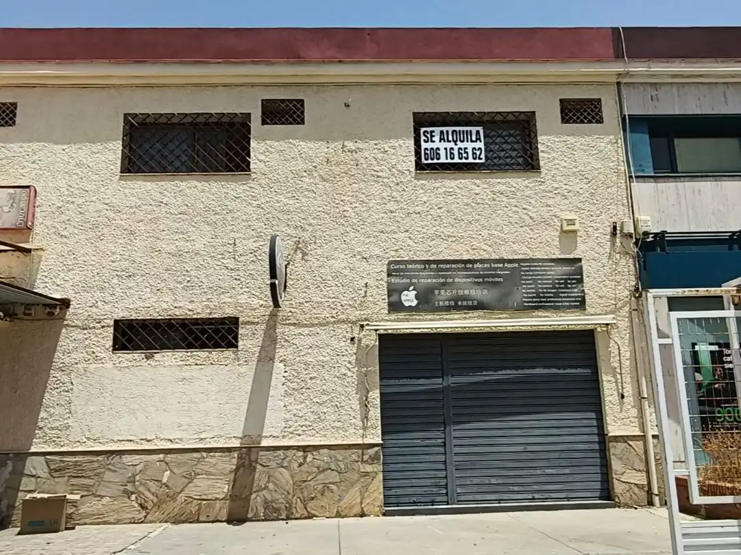 Vista exterior de Local de alquiler en Málaga