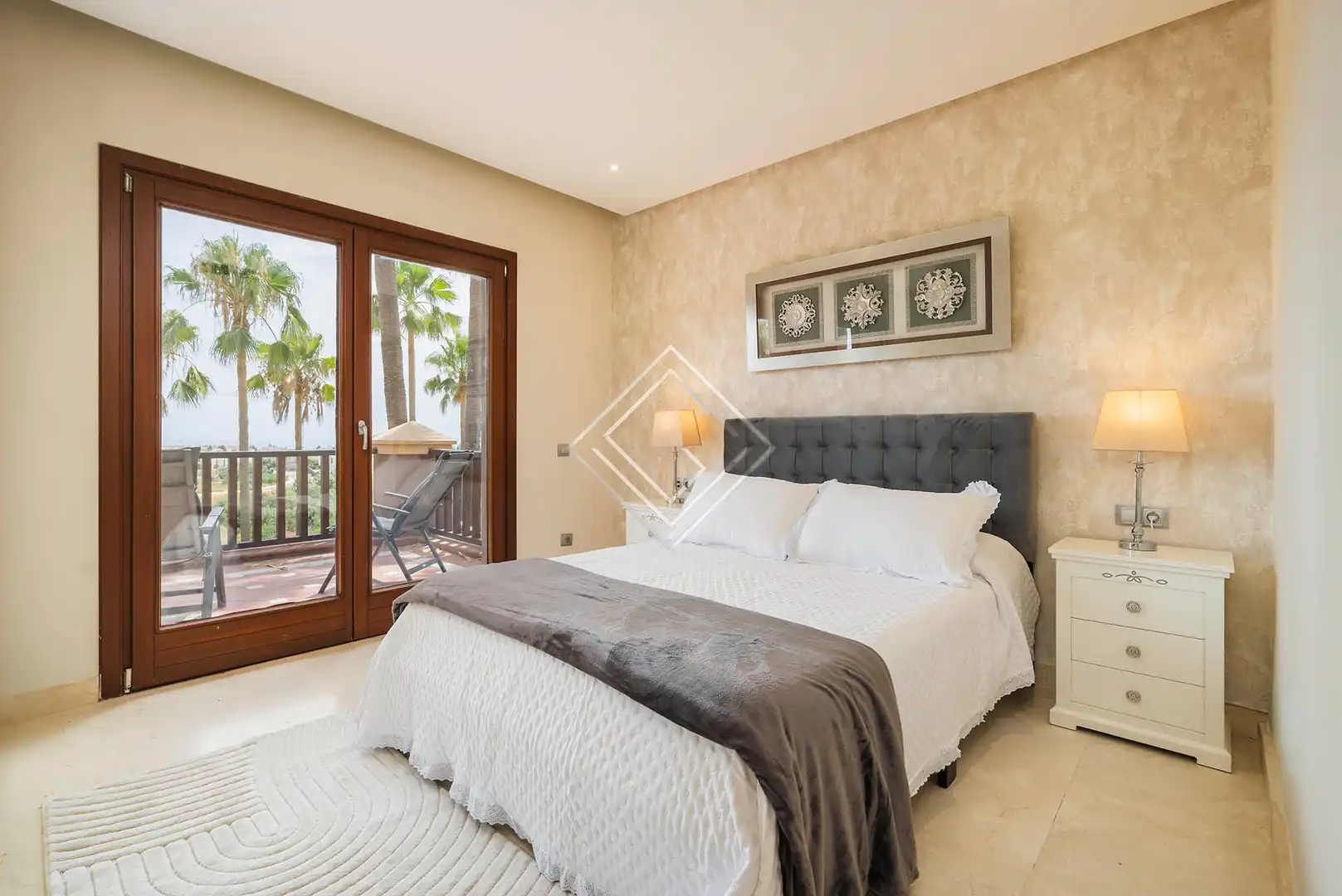 Chalet con piscina en venta en Milla de Oro, imagen 16